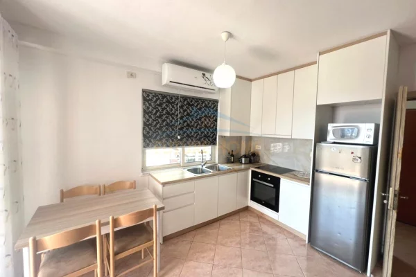Shtepi ne shitje Apartament ne Tirane, 1+1, Mobilimi E mobiluar, Pagesa 128,000  Euro.