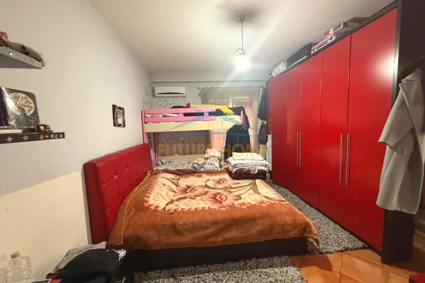 Shtepi me qera Apartament ne Tirane, 2+1, Mobilimi E mobiluar, Pagesa 500  Euro.