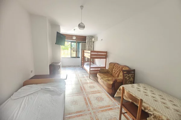 Shtepi me qera Apartament ne Tirane, Garsoniere, Mobilimi E mobiluar, Pagesa 50,000  Leke.