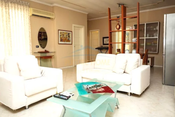 Shtepi me qera 3+1 ne Tirane - 1,000 Euro