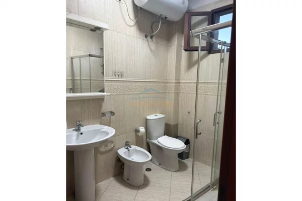 Shtepi me qera Apartament ne Tirane, 1+1, Mobilimi E mobiluar, Pagesa 650  Euro.