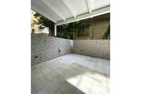 Shtepi me qera Apartament ne Tirane, 2+1, Mobilimi E mobiluar, Pagesa 650  Euro.