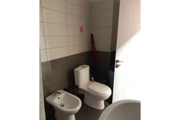 Shtepi me qera Apartament ne Tirane, 1+1, Mobilimi E mobiluar, Pagesa 55,000  Leke.