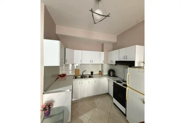 Shtepi me qera Apartament ne Tirane, 1+1, Mobilimi E mobiluar, Pagesa 55,000  Leke.