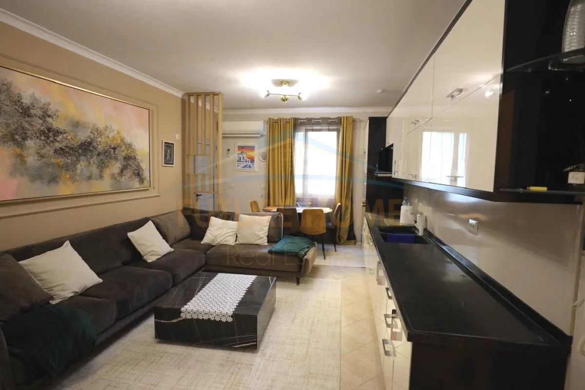 Shtepi me qera Apartament ne Tirane, 2+1, Mobilimi E mobiluar, Pagesa 800  Euro.