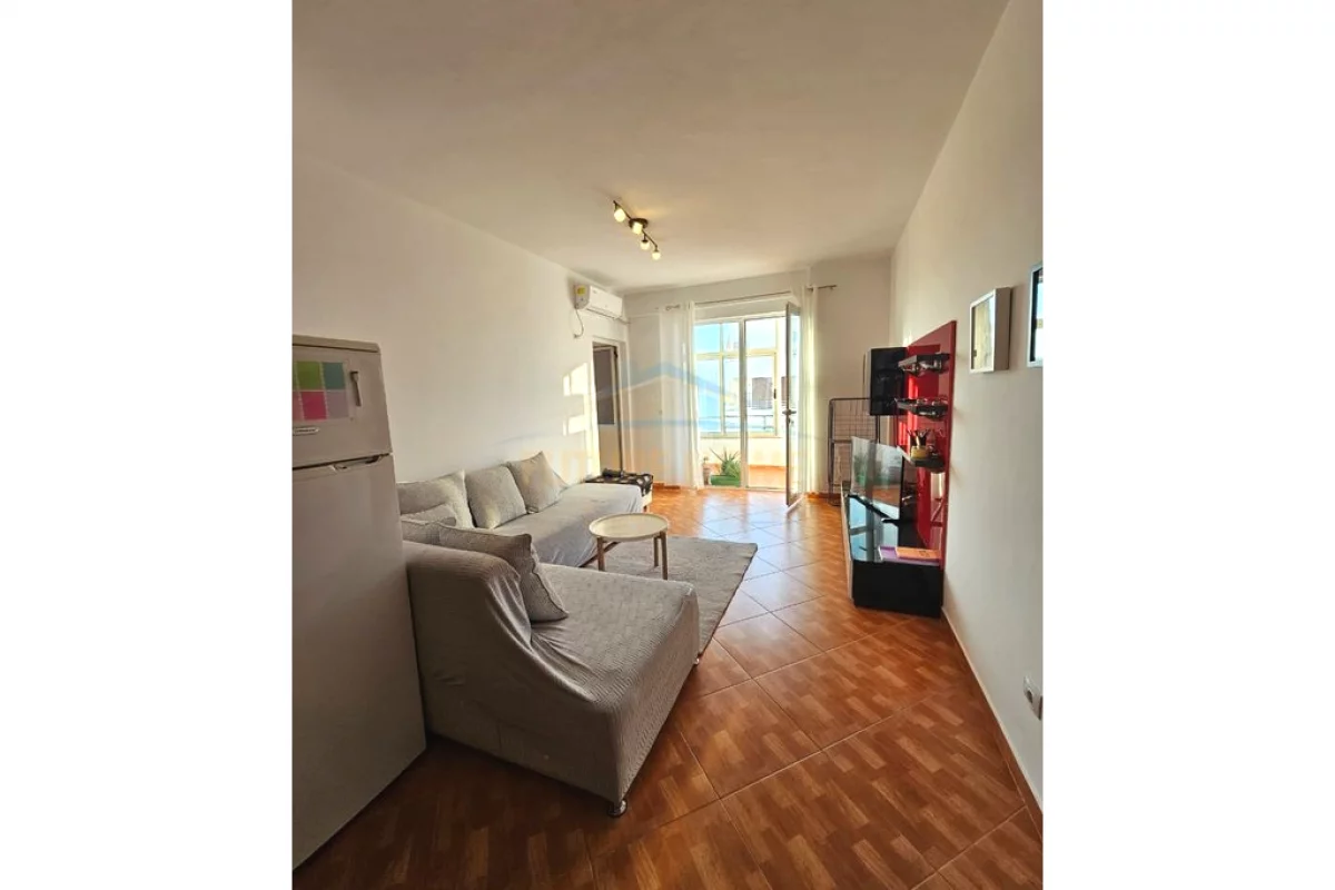 Shtepi me qera Apartament ne Tirane, 2+1, Mobilimi E mobiluar, Pagesa 50,000  Leke.