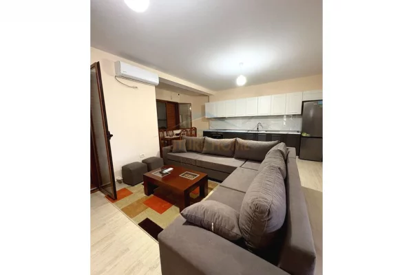 Shtepi me qera 2+1 ne Tirane - 550 Euro