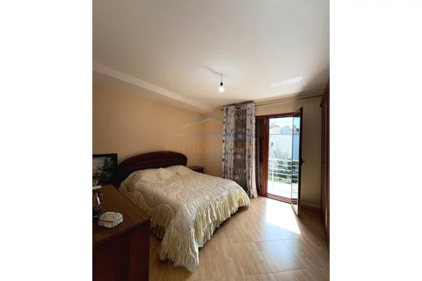 Shtepi me qera Shtepi Private ne Tirane, 2+1, Mobilimi E mobiluar, Pagesa 550  Euro.