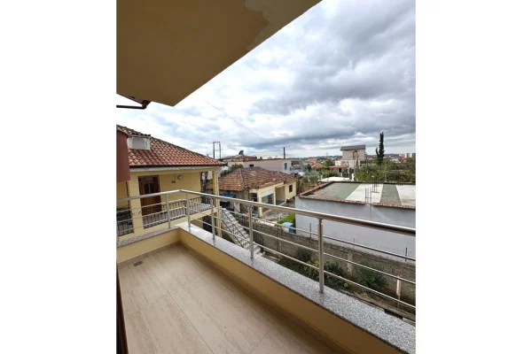 Shtepi me qera Shtepi Private ne Tirane, 2+1, Mobilimi E mobiluar, Pagesa 550  Euro.