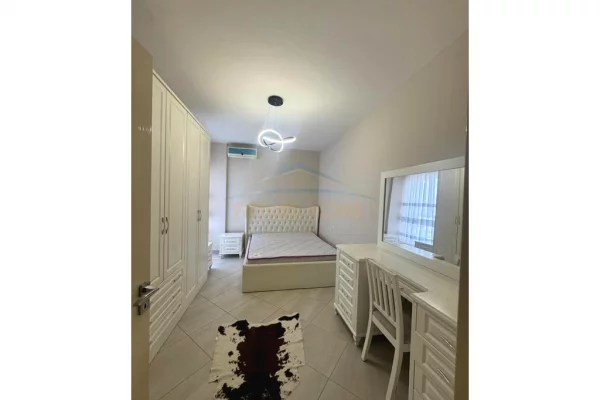 Shtepi ne shitje Apartament ne Tirane, 1+1, Mobilimi E mobiluar, Pagesa 140,000  Euro.