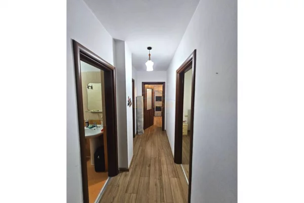 Shtepi me qera Apartament ne Tirane, 2+1, Mobilimi E mobiluar, Pagesa 55,000  Leke.