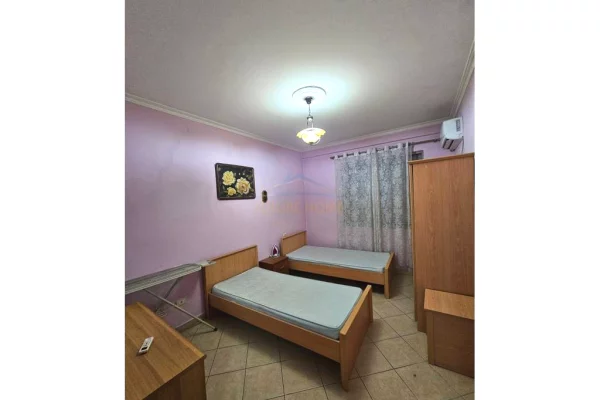 Shtepi me qera Apartament ne Tirane, 2+1, Mobilimi E mobiluar, Pagesa 55,000  Leke.