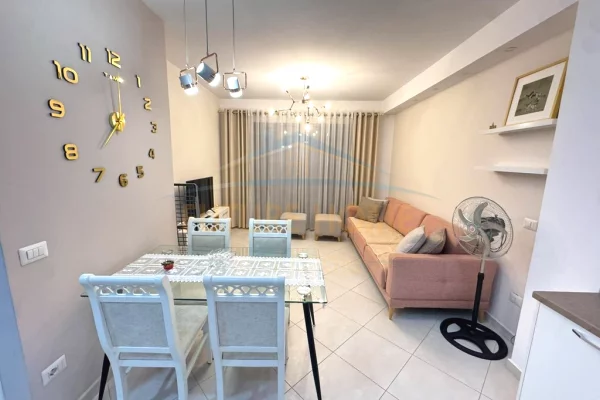 Shtepi me qera Apartament ne Tirane, 1+1, Mobilimi E mobiluar, Pagesa 600  Euro.