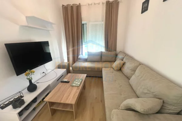 Shtepi me qera Apartament ne Tirane, 2+1, Mobilimi E mobiluar, Pagesa 550  Euro.