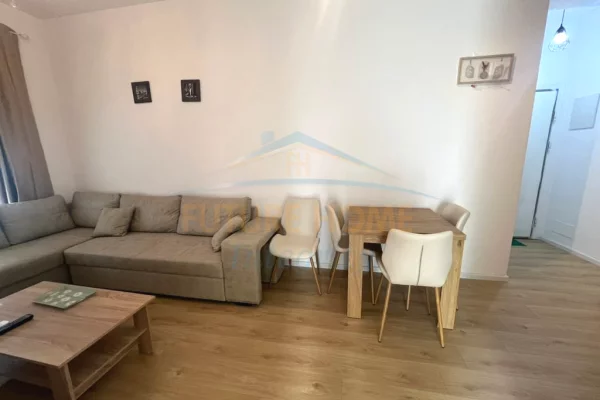 Shtepi me qera Apartament ne Tirane, 2+1, Mobilimi E mobiluar, Pagesa 550  Euro.