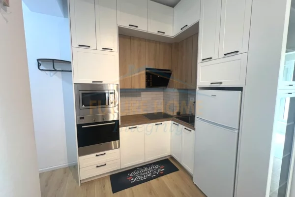Shtepi me qera Apartament ne Tirane, 2+1, Mobilimi E mobiluar, Pagesa 550  Euro.