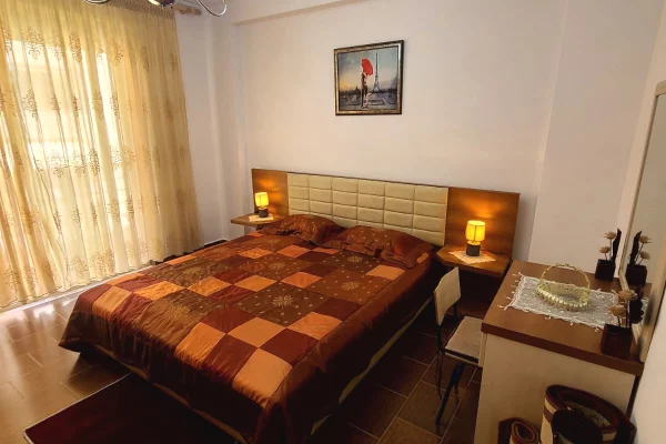 Shtepi me qera Apartament ne Tirane, 1+1, Mobilimi E mobiluar, Pagesa 30,000  Leke.