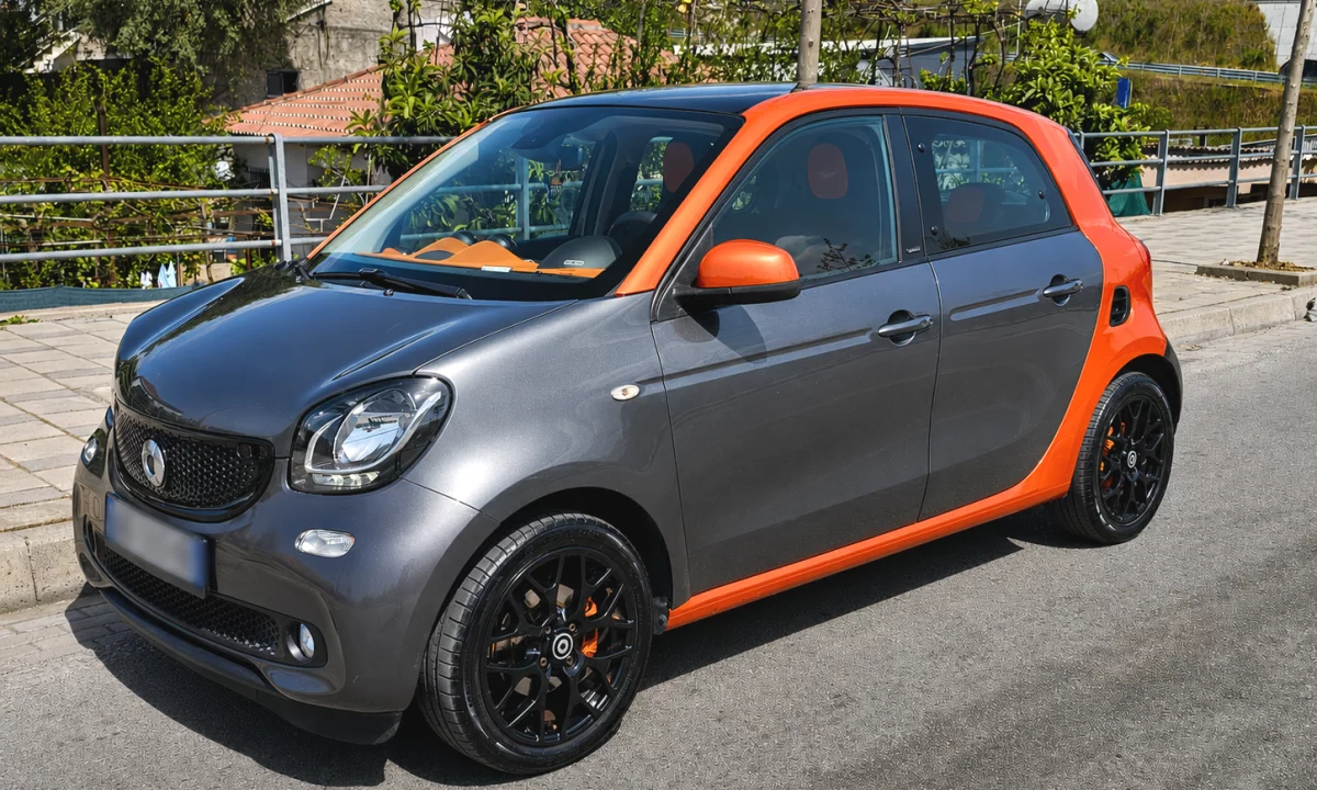 Makina ne shitje ne Tirane, Smart, 2015 Benzine,Kambio Manual Pagesa 4,600  Euro.