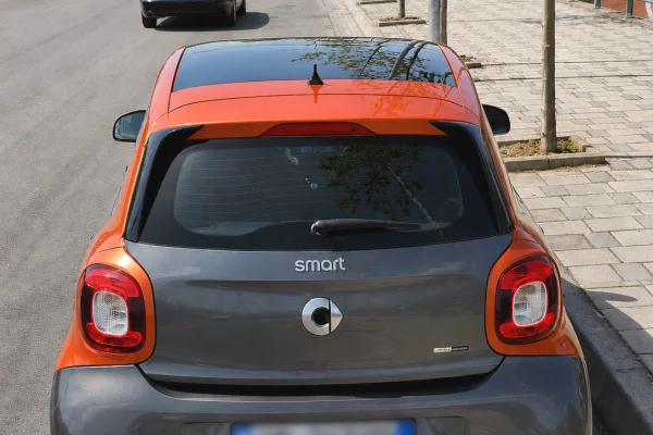 Makina ne shitje ne Tirane, Smart, 2015 Benzine,Kambio Manual Pagesa 4,600  Euro.