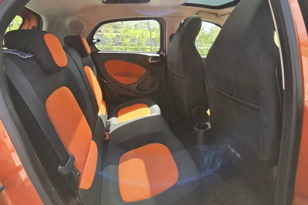 Makina ne shitje ne Tirane, Smart, 2015 Benzine,Kambio Manual Pagesa 4,600  Euro.