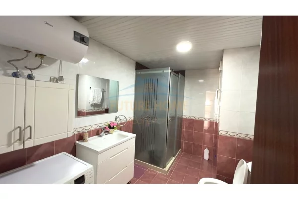Shtepi me qera Apartament ne Tirane, 2+1, Mobilimi E mobiluar, Pagesa 800  Euro.