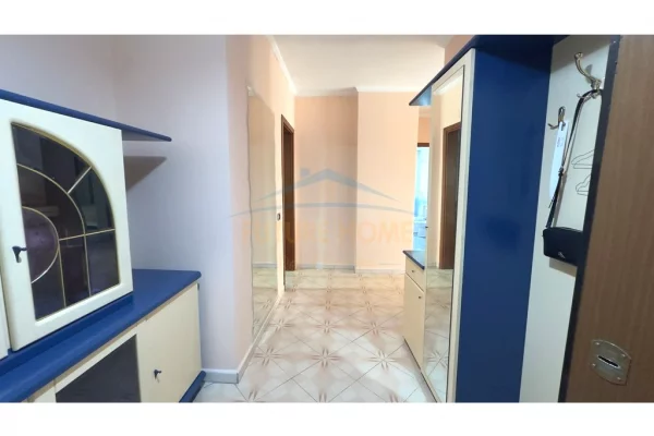 Shtepi me qera Apartament ne Tirane, 2+1, Mobilimi E mobiluar, Pagesa 800  Euro.