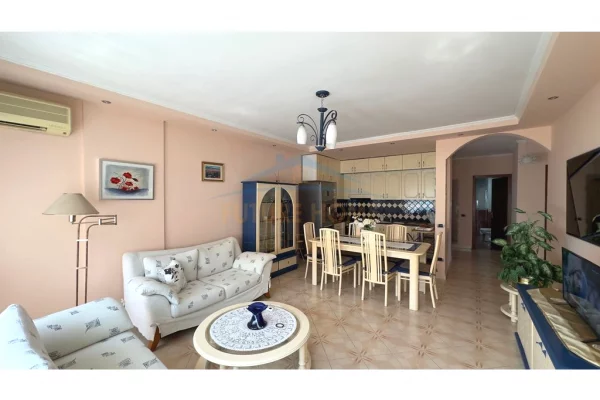 Shtepi me qera 2+1 ne Tirane - 800 Euro