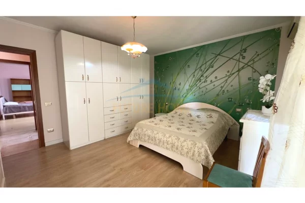 Shtepi me qera Apartament ne Tirane, 2+1, Mobilimi E mobiluar, Pagesa 800  Euro.