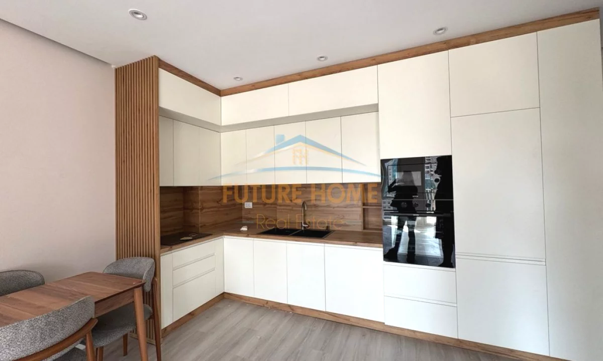 Shtepi me qera Apartament ne Tirane, 2+1, Mobilimi E mobiluar, Pagesa 800  Euro.