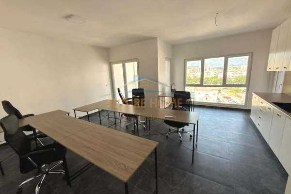 Ambient biznesi me qera 3+1 ne Tirane - 900 Euro