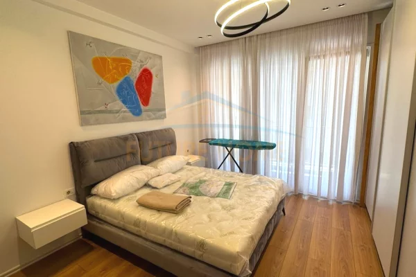 Shtepi me qera Apartament ne Tirane, 1+1, Mobilimi E mobiluar, Pagesa 650  Euro.