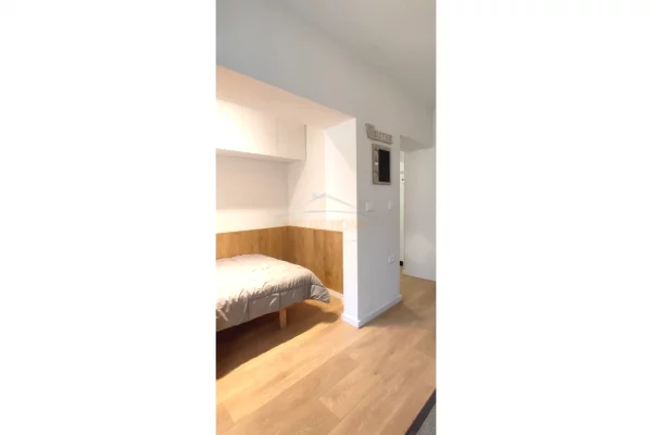 Shtepi me qera Apartament ne Tirane, Garsoniere, Mobilimi E mobiluar, Pagesa 535  Euro.