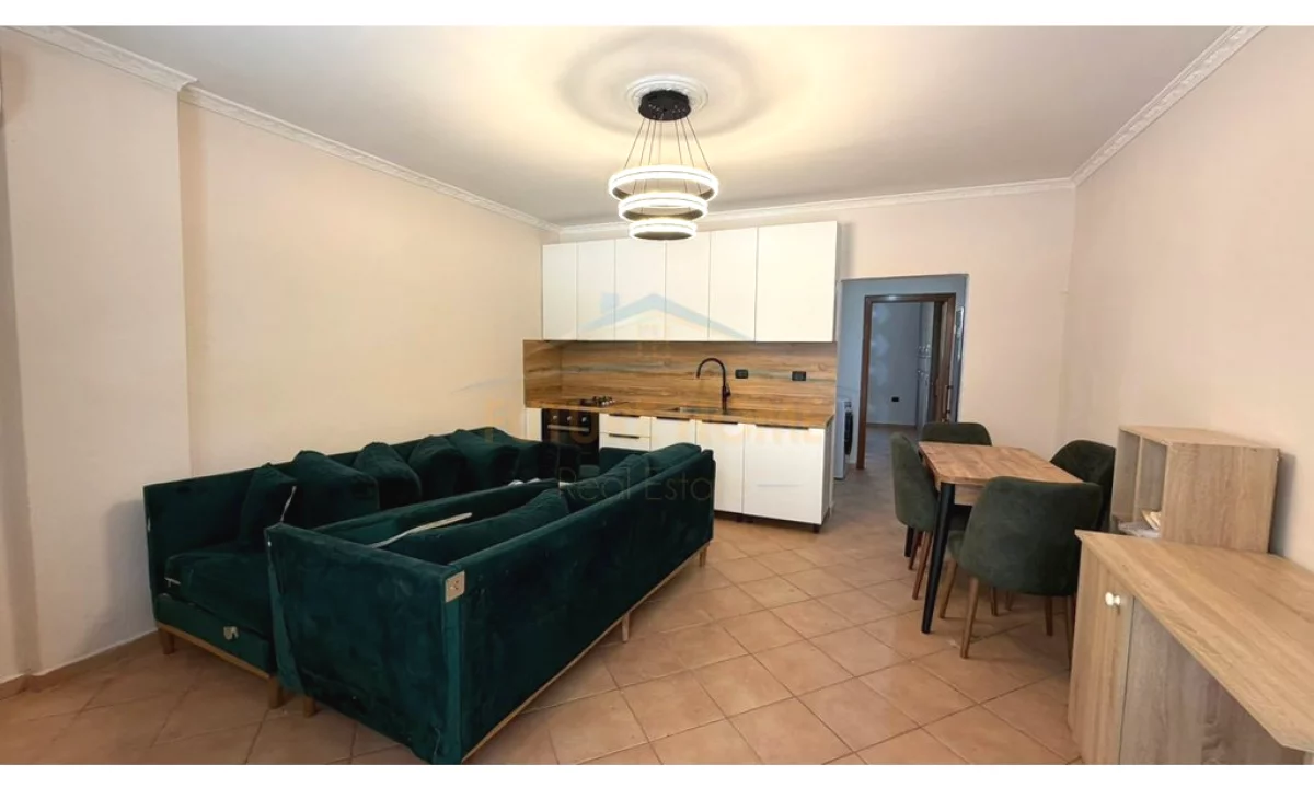 Shtepi ne shitje Apartament ne Tirane, 1+1, Mobilimi E mobiluar, Pagesa 108,000  Euro.