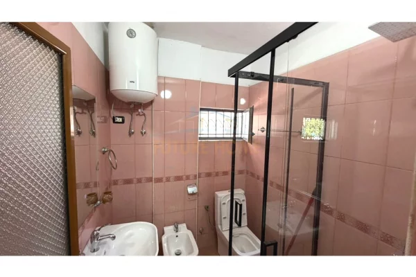 Shtepi ne shitje Apartament ne Tirane, 1+1, Mobilimi E mobiluar, Pagesa 108,000  Euro.