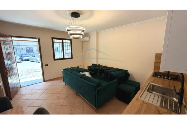 Shtepi ne shitje Apartament ne Tirane, 1+1, Mobilimi E mobiluar, Pagesa 108,000  Euro.