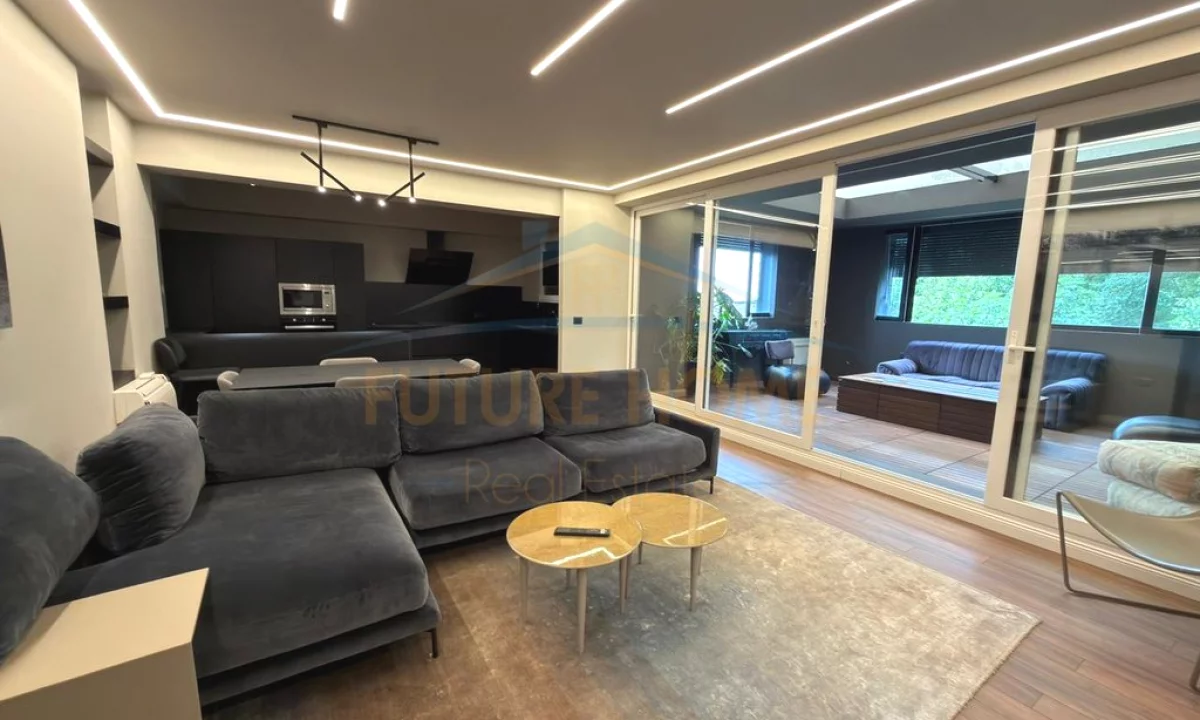 Shtepi ne shitje Apartament ne Tirane, 3+1, Mobilimi E mobiluar, Pagesa 550,000  Euro.