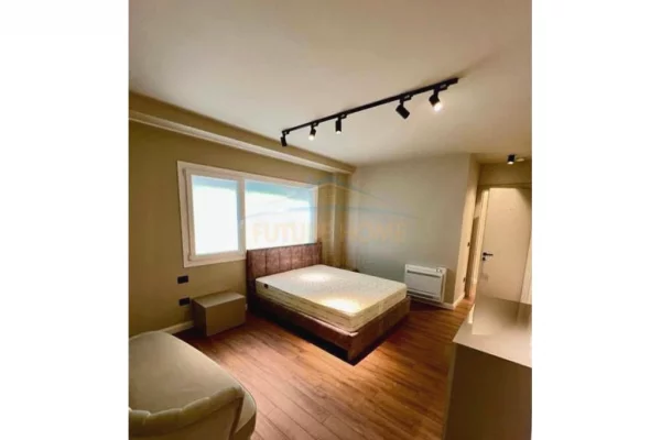 Shtepi ne shitje Apartament ne Tirane, 3+1, Mobilimi E mobiluar, Pagesa 550,000  Euro.