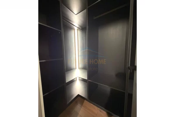 Shtepi ne shitje Apartament ne Tirane, 3+1, Mobilimi E mobiluar, Pagesa 550,000  Euro.