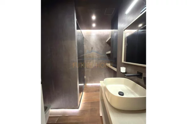 Shtepi ne shitje Apartament ne Tirane, 3+1, Mobilimi E mobiluar, Pagesa 550,000  Euro.