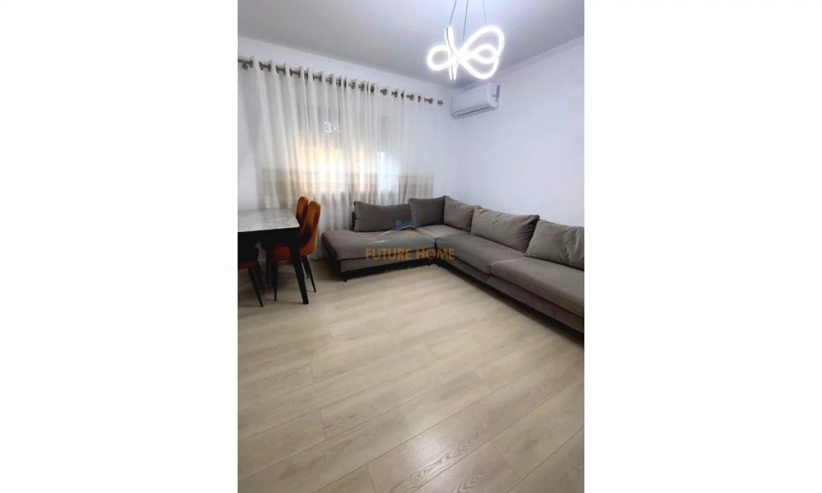 Shtepi me qera Apartament ne Tirane, 2+1, Mobilimi E mobiluar, Pagesa 650  Euro.