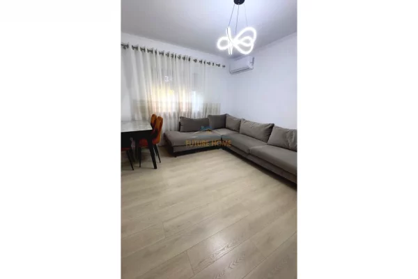 Shtepi me qera 2+1 ne Tirane - 650 Euro