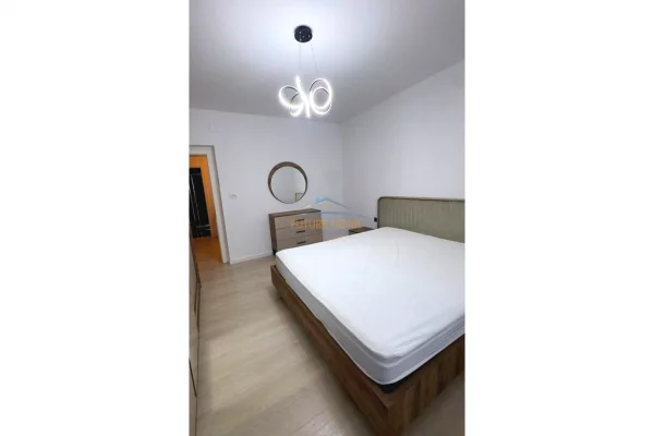 Shtepi me qera Apartament ne Tirane, 2+1, Mobilimi E mobiluar, Pagesa 650  Euro.