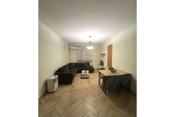Shtepi me qera Apartament ne Tirane, 1+1, Mobilimi E mobiluar, Pagesa 500  Euro.