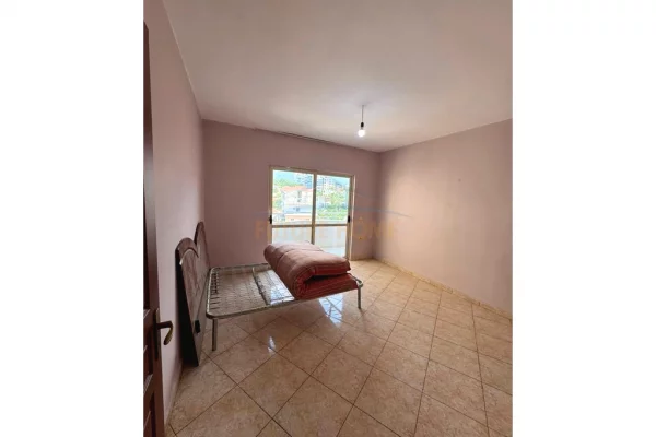 Shtepi ne shitje Apartament ne Tirane, 1+1, Mobilimi Bosh, pa mobiluar, Pagesa 112,000  Euro.