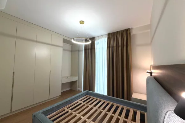 Shtepi me qera Apartament ne Tirane, 2+1, Mobilimi E mobiluar, Pagesa 1,250  Euro.
