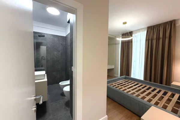 Shtepi me qera Apartament ne Tirane, 2+1, Mobilimi E mobiluar, Pagesa 1,250  Euro.