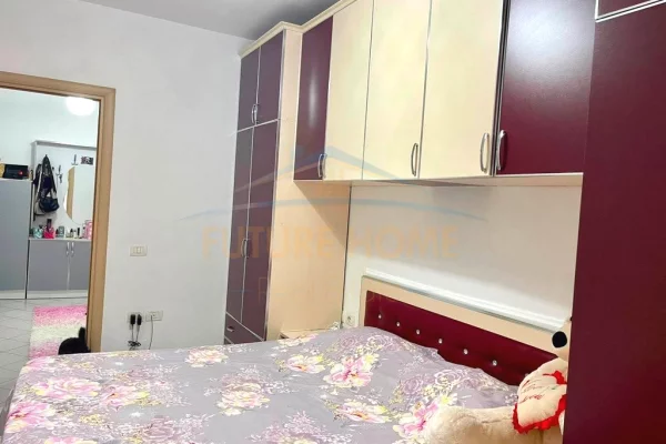 Shtepi ne shitje Apartament ne Tirane, 1+1, Mobilimi E mobiluar, Pagesa 120,000  Euro.