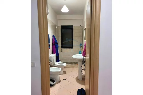 Shtepi ne shitje Apartament ne Tirane, 1+1, Mobilimi E mobiluar, Pagesa 120,000  Euro.