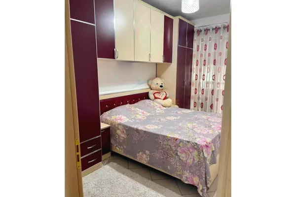 Shtepi ne shitje Apartament ne Tirane, 1+1, Mobilimi E mobiluar, Pagesa 120,000  Euro.