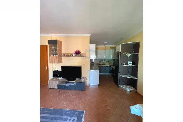 Shtepi me qera Apartament ne Tirane, 2+1, Mobilimi E mobiluar, Pagesa 650  Euro.